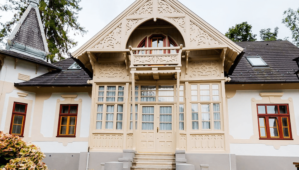 百靈鳥(niǎo)智能設(shè)備（深圳）有限公司